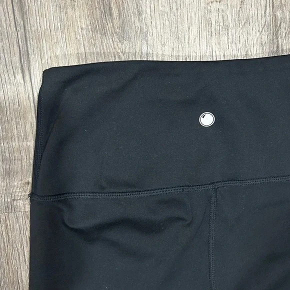 Yogalicious Black High-Waisted Women’s Athletic Shorts Size Extra Small - Picture 6 of 7